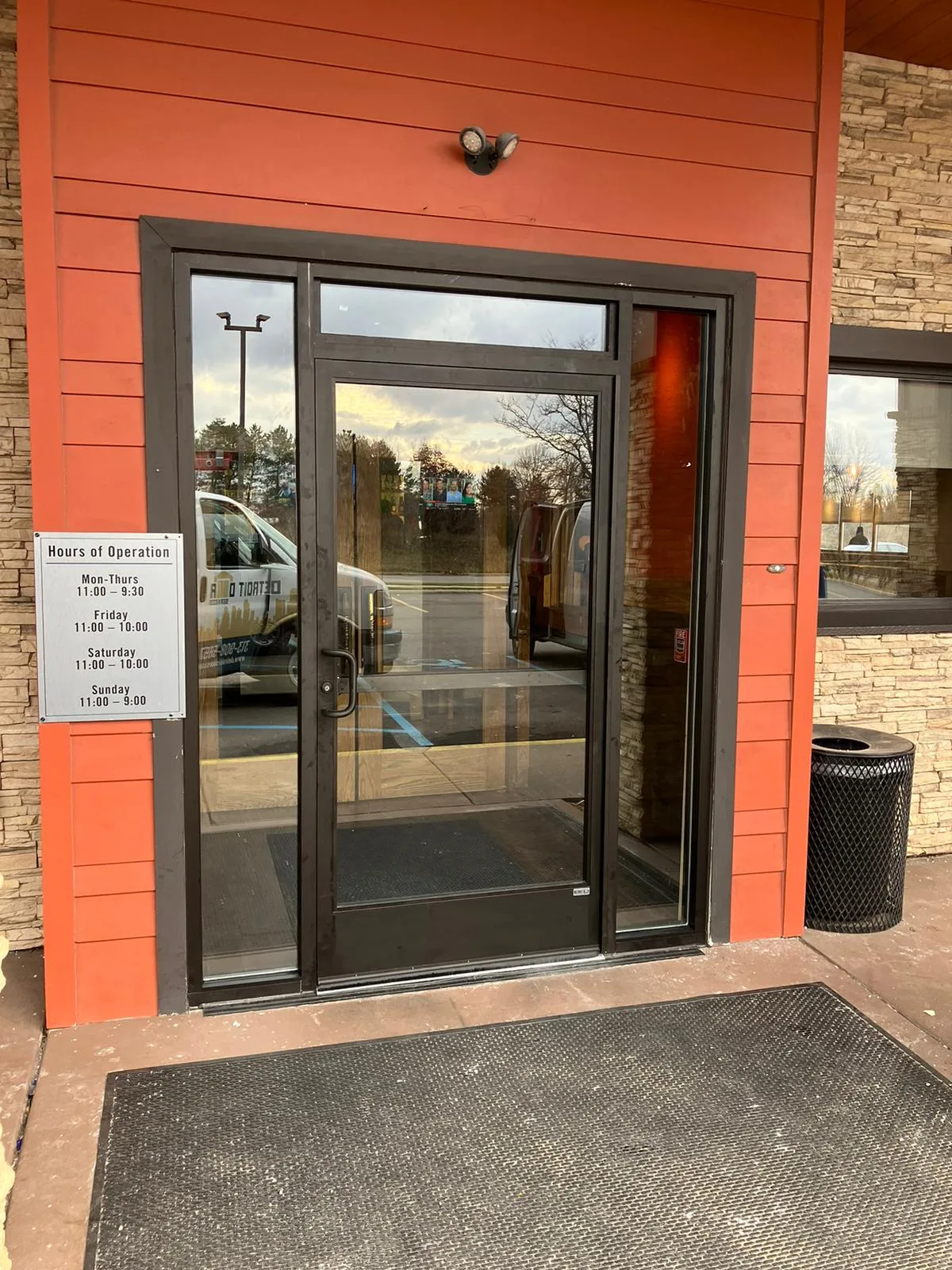 Aluminum glass storefront door